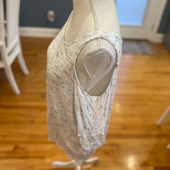 💜 5 for $25 or 3 for $18 S-Twelve gray cold shoulder top - Picture 3 of 7
